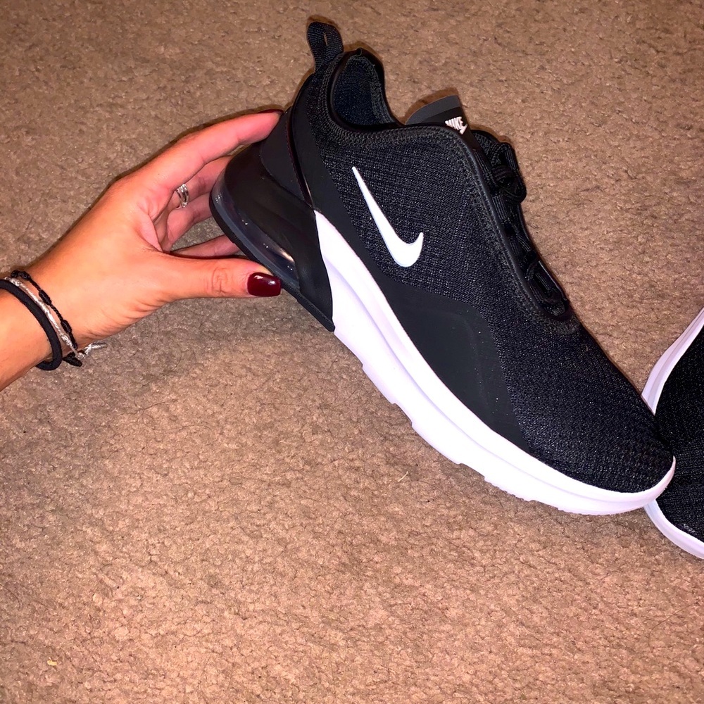 Nike Sneakers black AIR MAX MOTION 2 - WOMEN'S